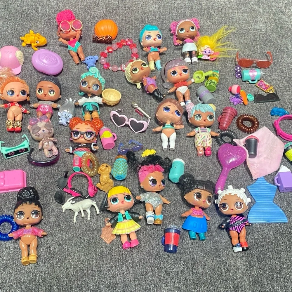 L.O.L. Surprise! Pink and Blue Dolls & Accessories Set